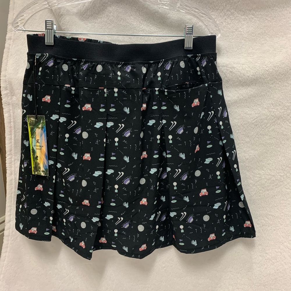 Ladies golf skirt brand new